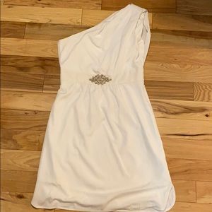 Vince Camuto White one shoulder dress size 6